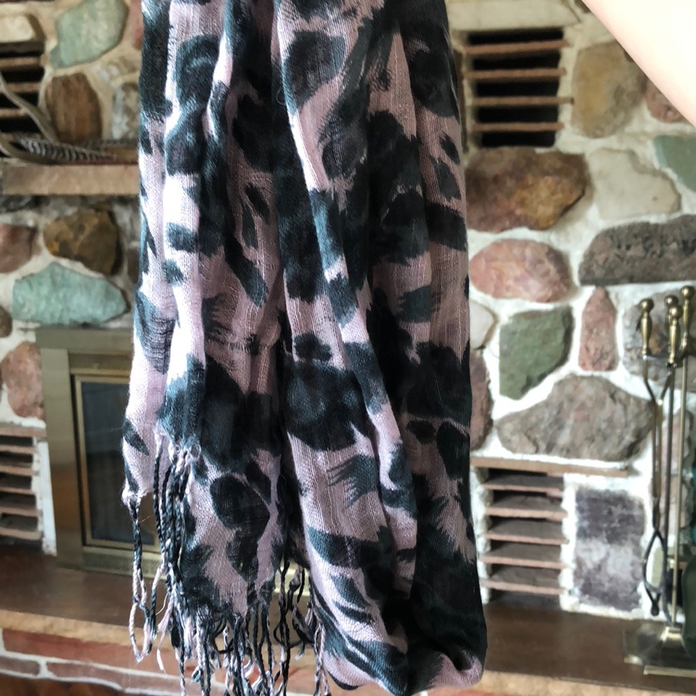 4 Style Scarves - Picture 2 of 5